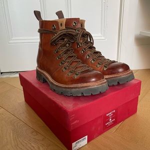 Grenson Nanette Boots, gorgeous, in great shape and comfortable to walk in.